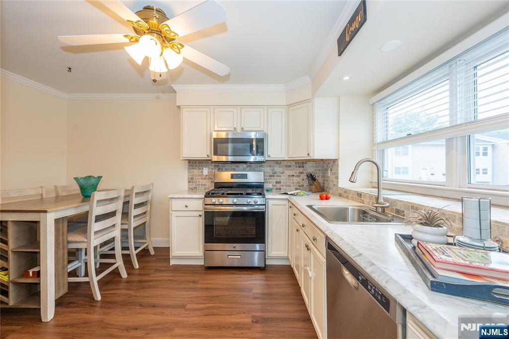 property viewer photo 14