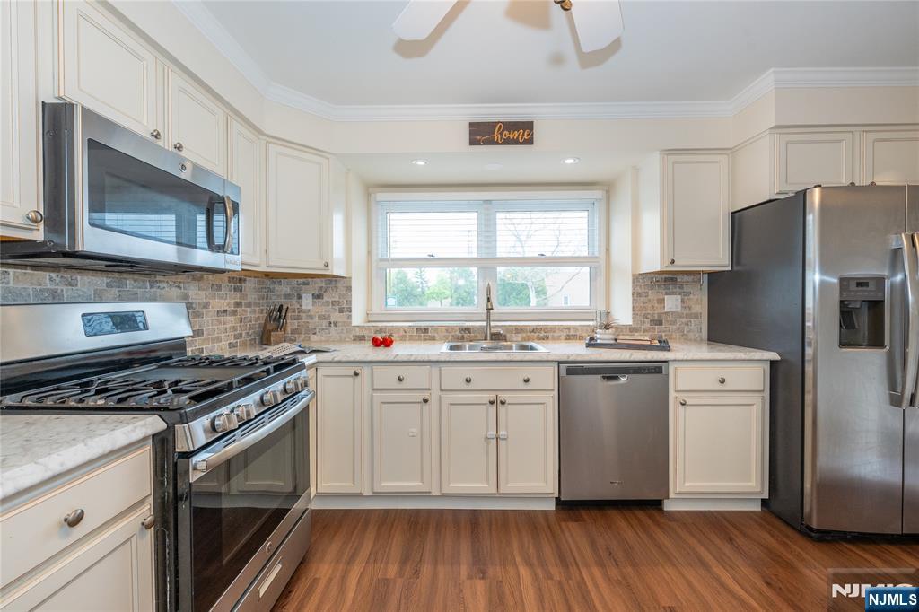 property viewer photo 15
