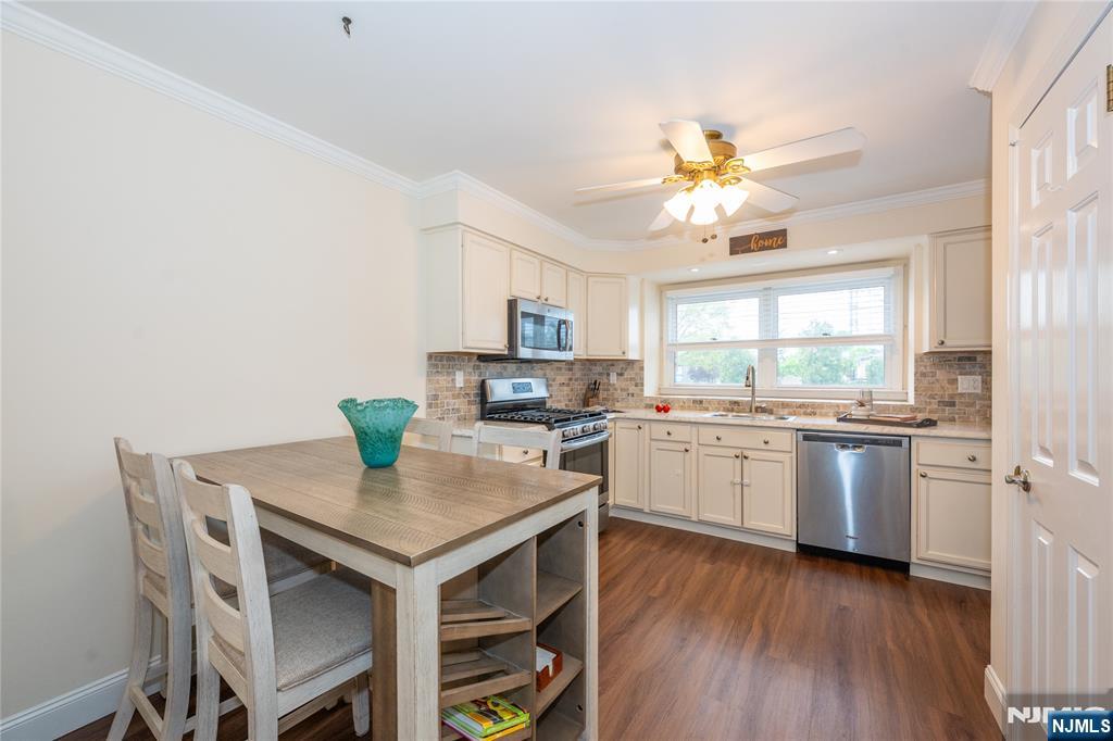 property viewer photo 17