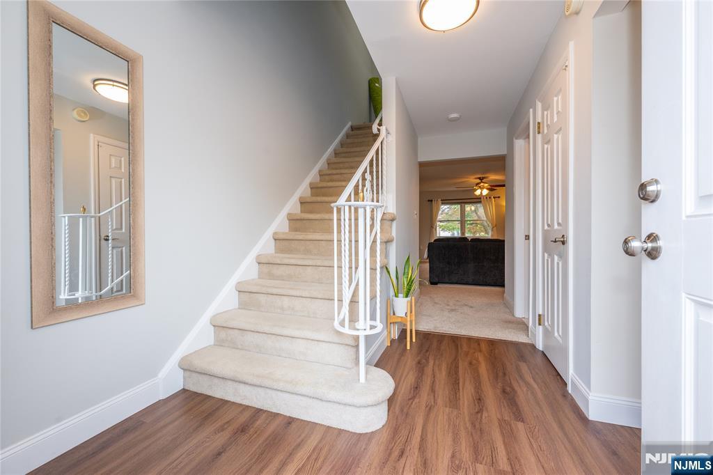 property viewer photo 2