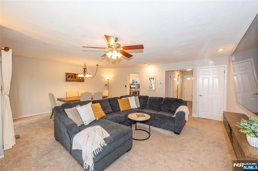 property viewer photo 3