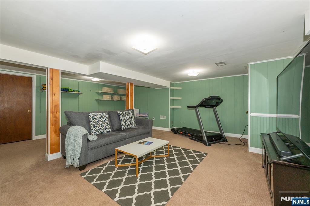 property viewer photo 35