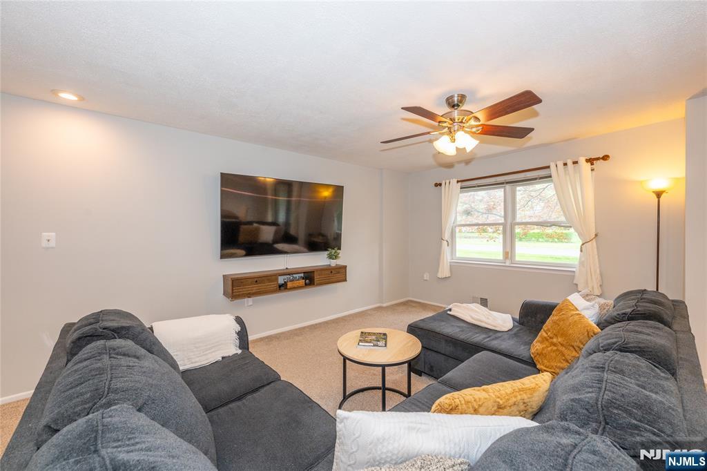 property viewer photo 6