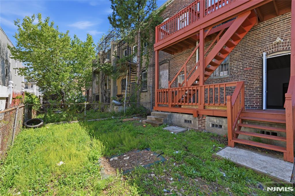 main property photo 18