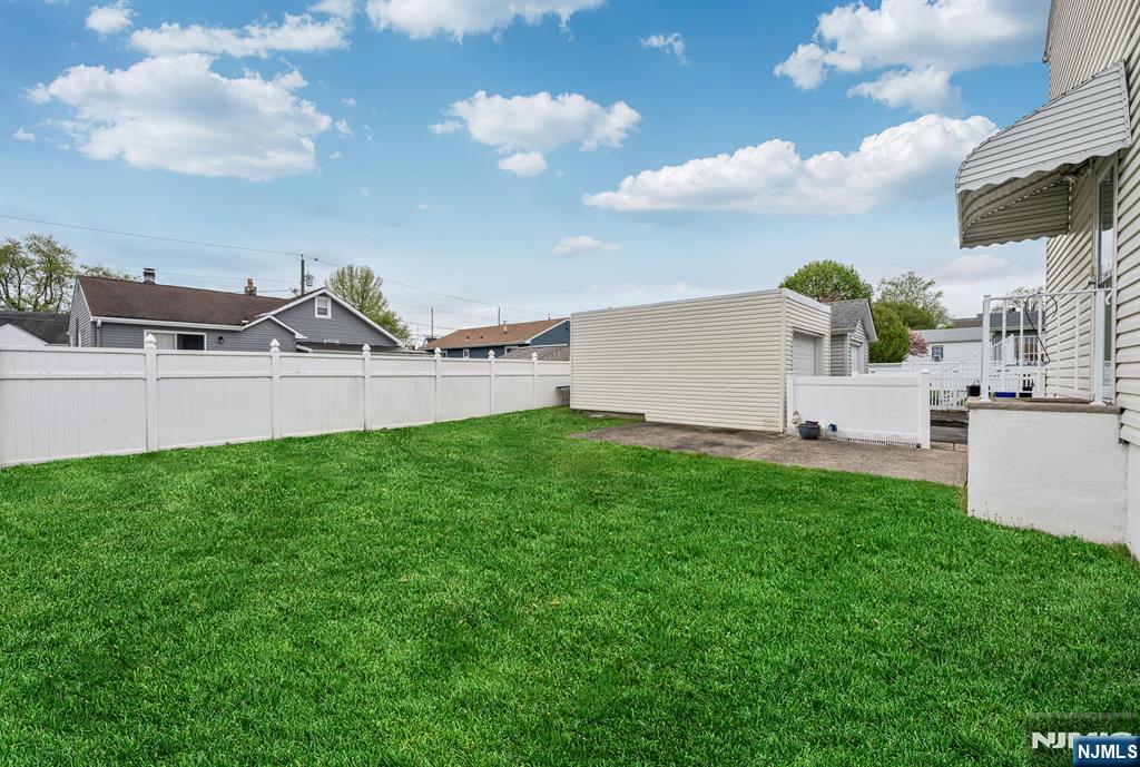 main property photo 30