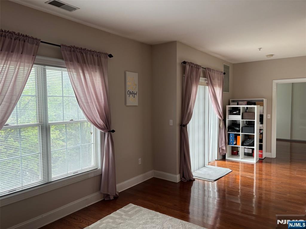 property viewer photo 2