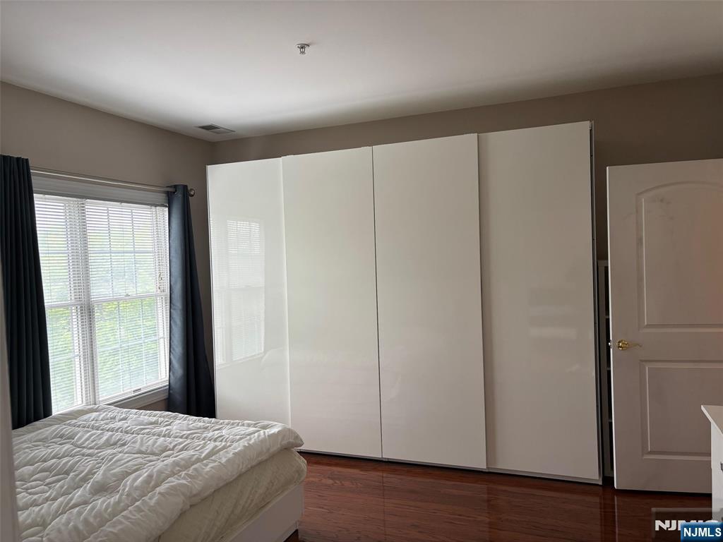 property viewer photo 4