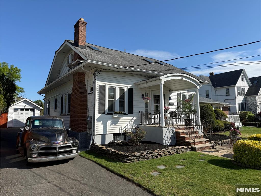 main property photo 6