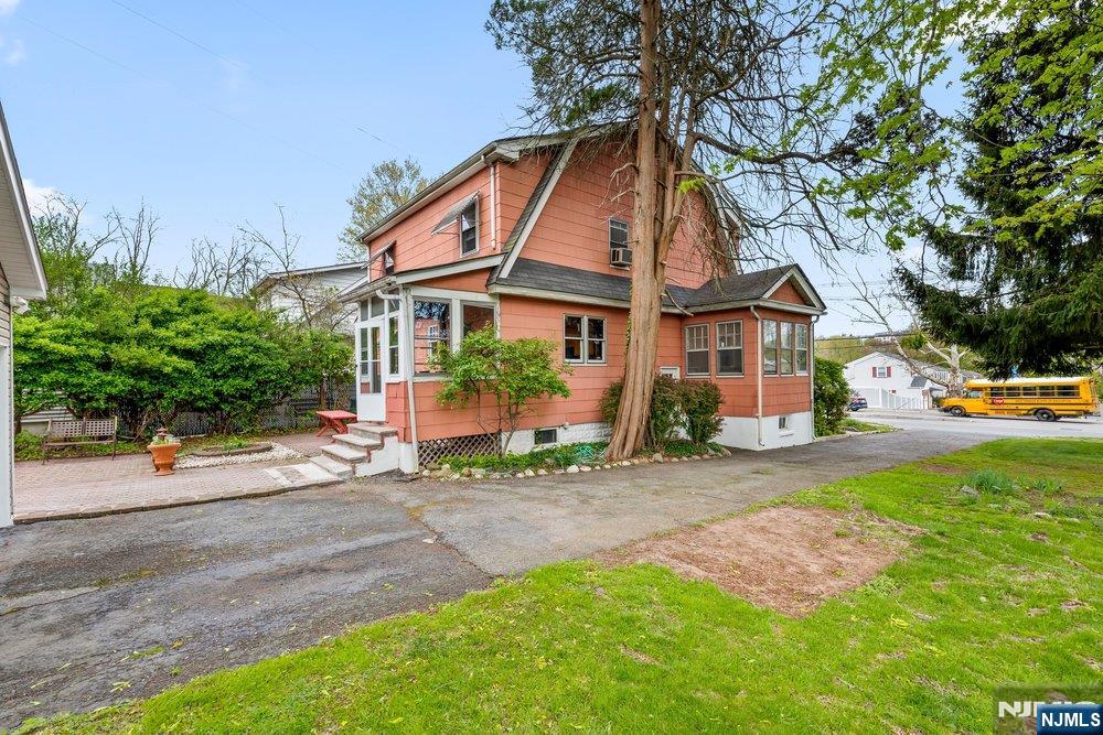 main property photo 33