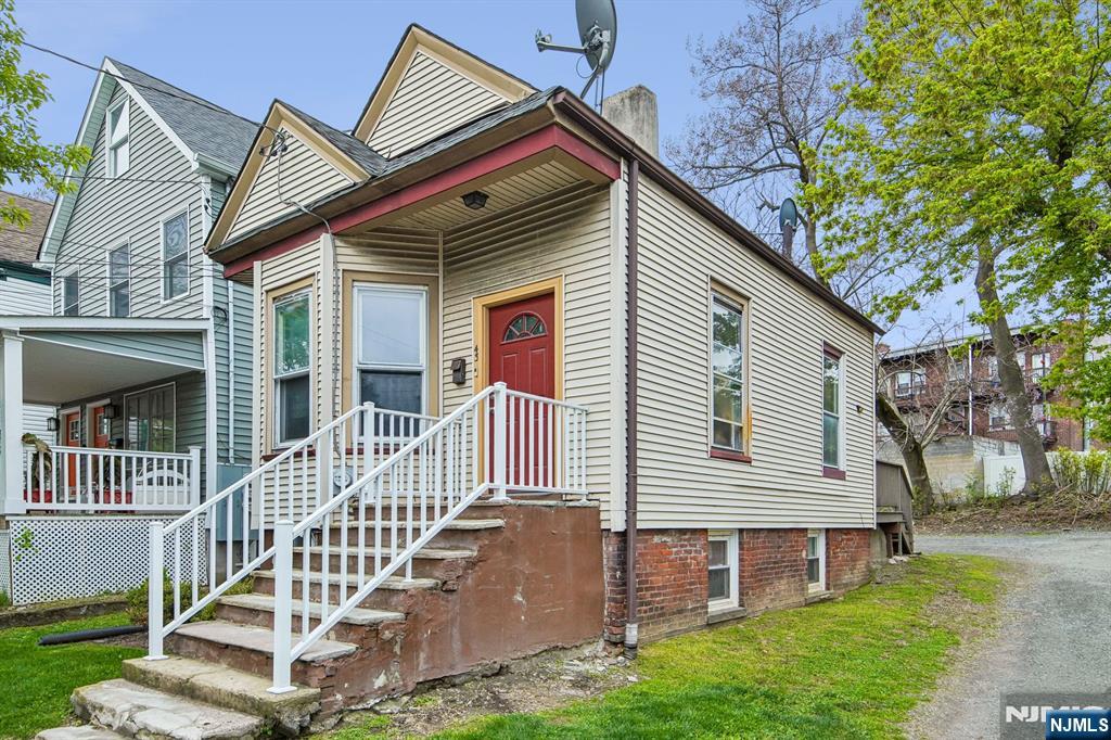 main property photo 3