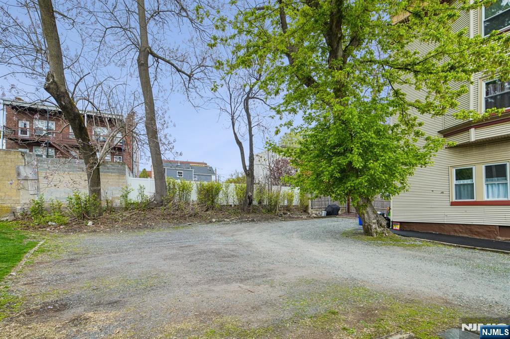 main property photo 47