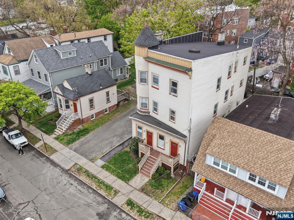 main property photo 49