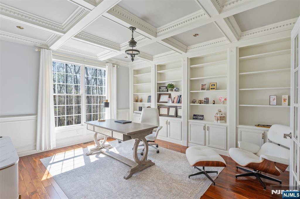 main property photo 11