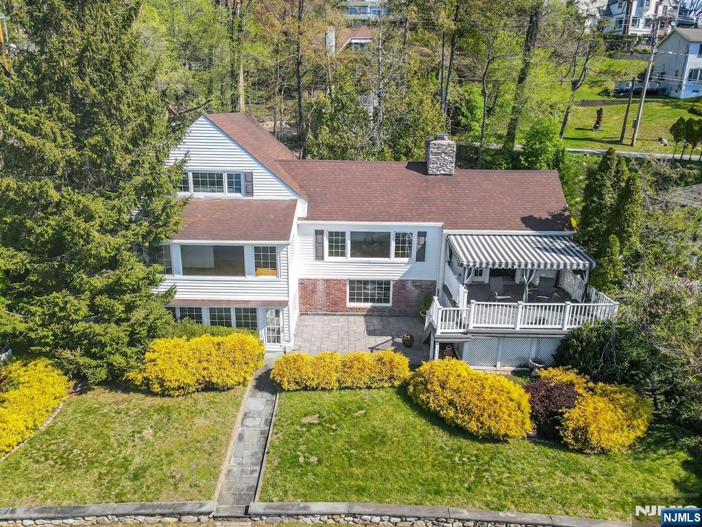 main property photo 30