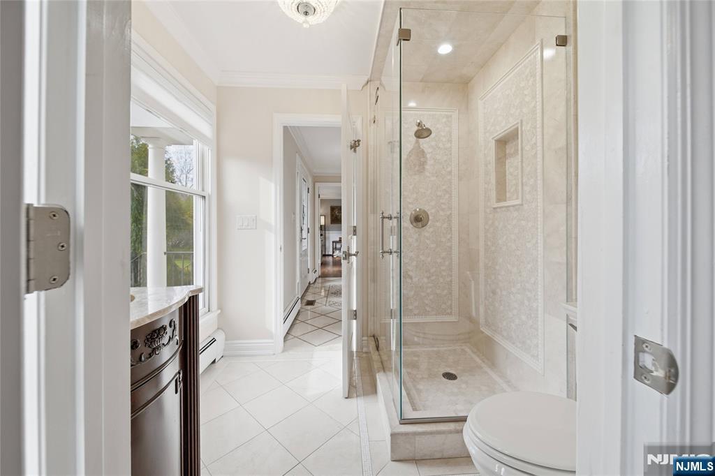 property viewer photo 10