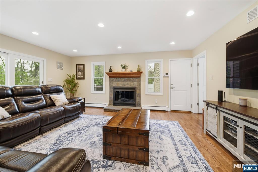 property viewer photo 18