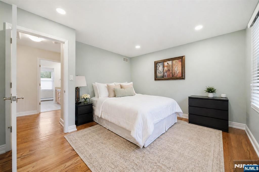 property viewer photo 22