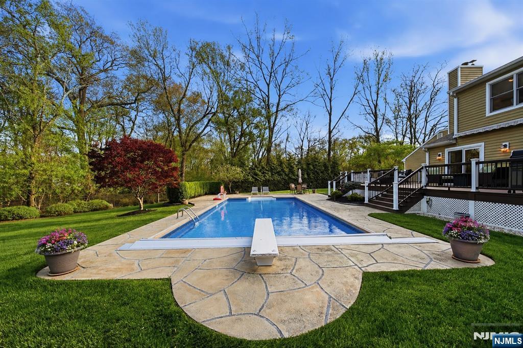 property viewer photo 40