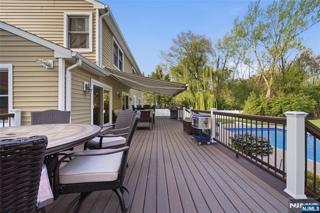 property viewer photo 42