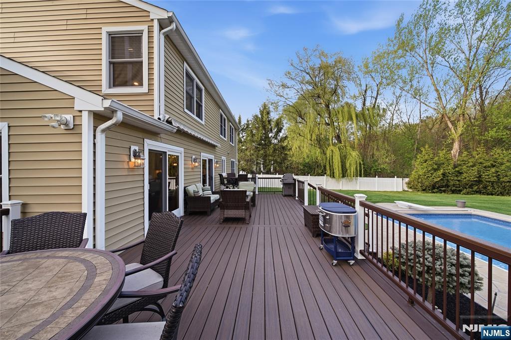 property viewer photo 43