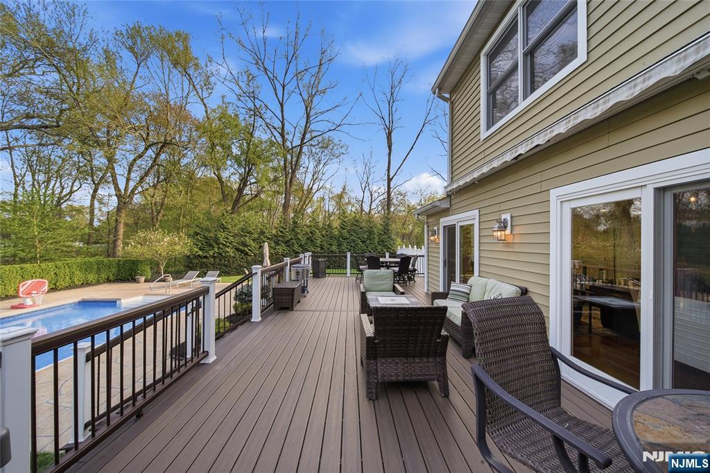 property viewer photo 44