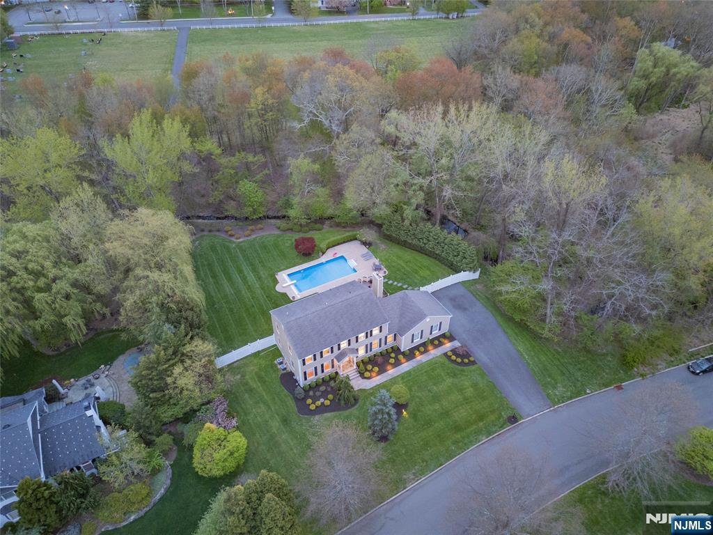 property viewer photo 46