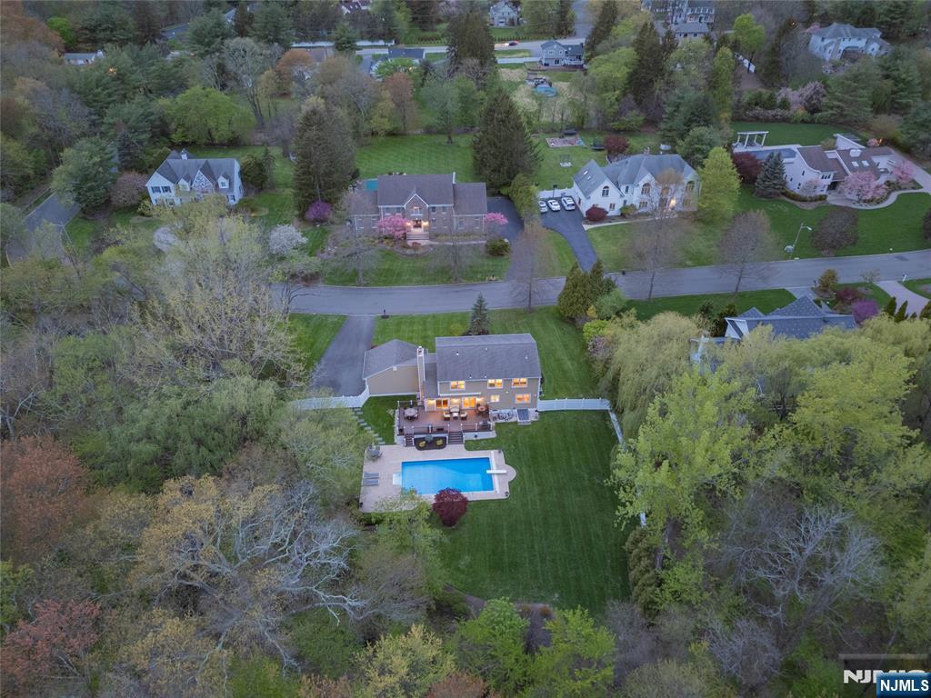property viewer photo 47