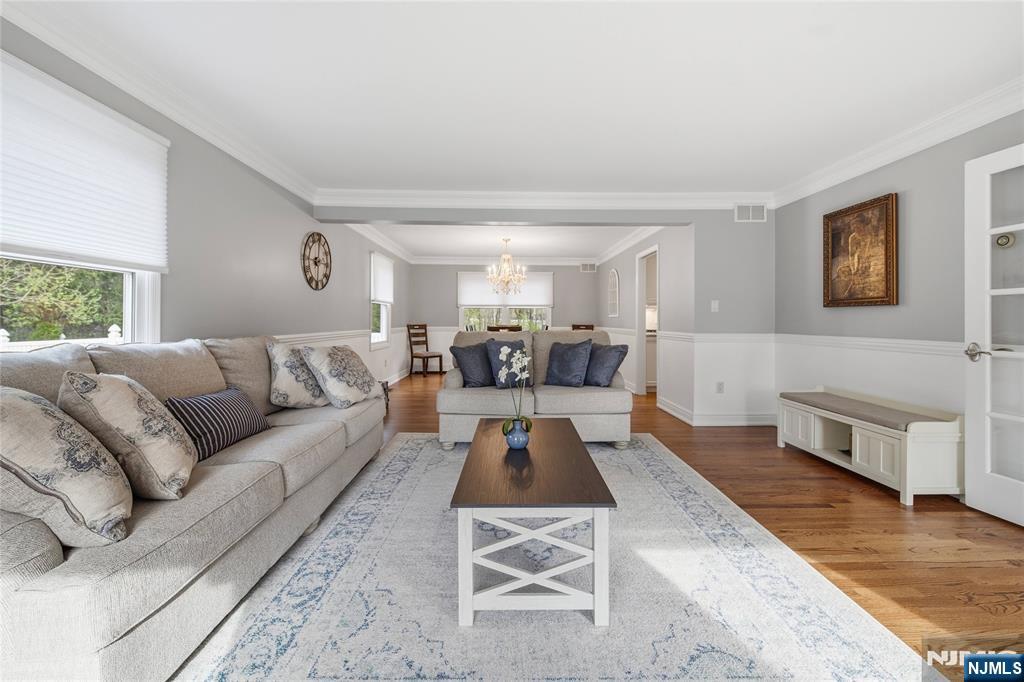 property viewer photo 6