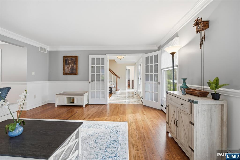 property viewer photo 7