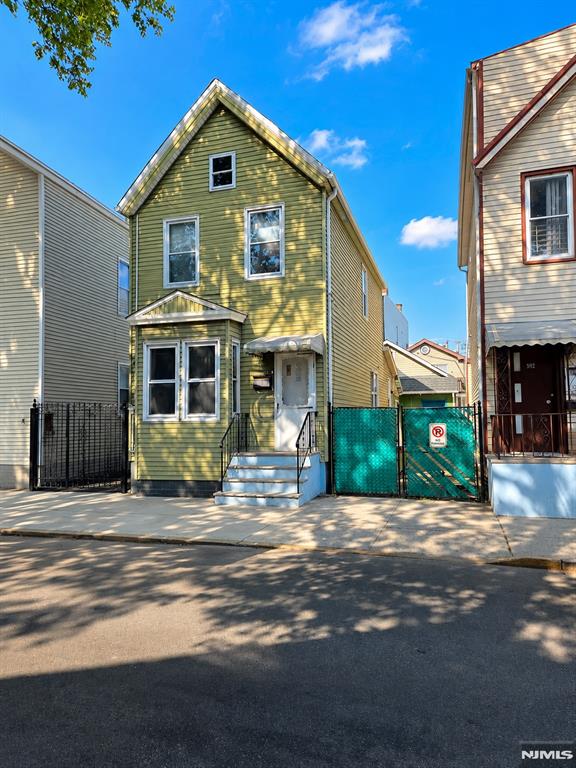 main property photo 4