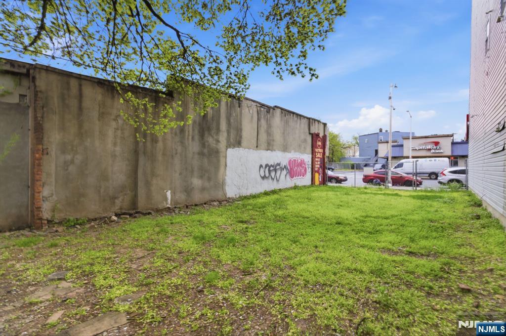 main property photo 19