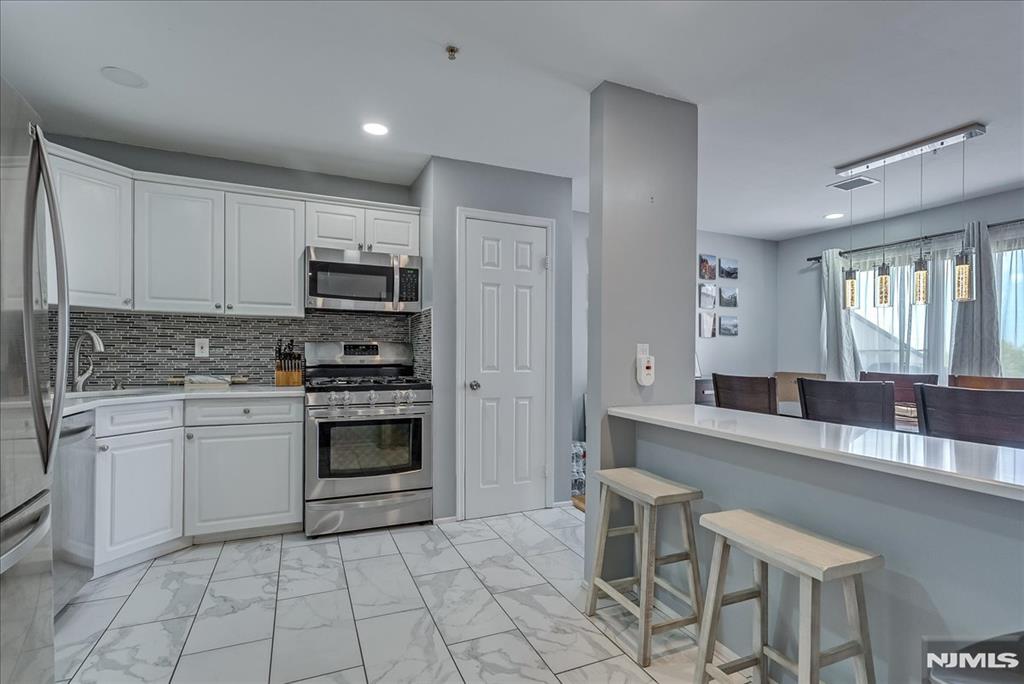 property viewer photo 10