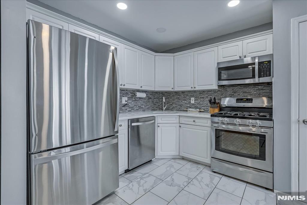 property viewer photo 11
