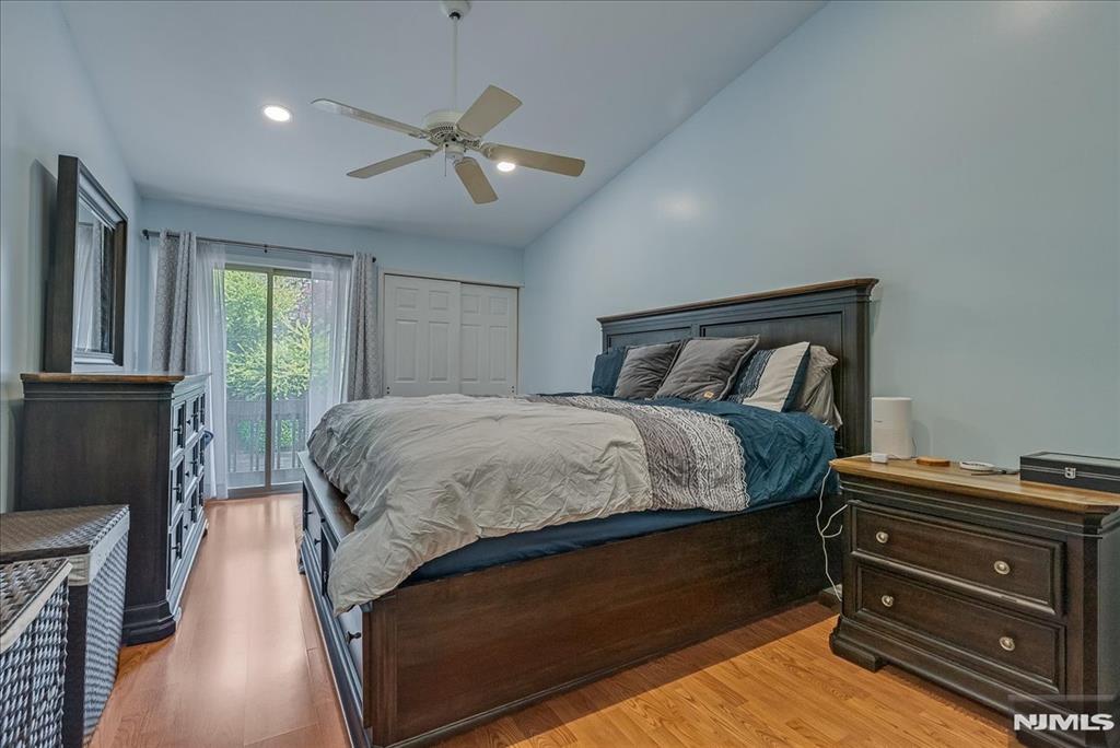 property viewer photo 14