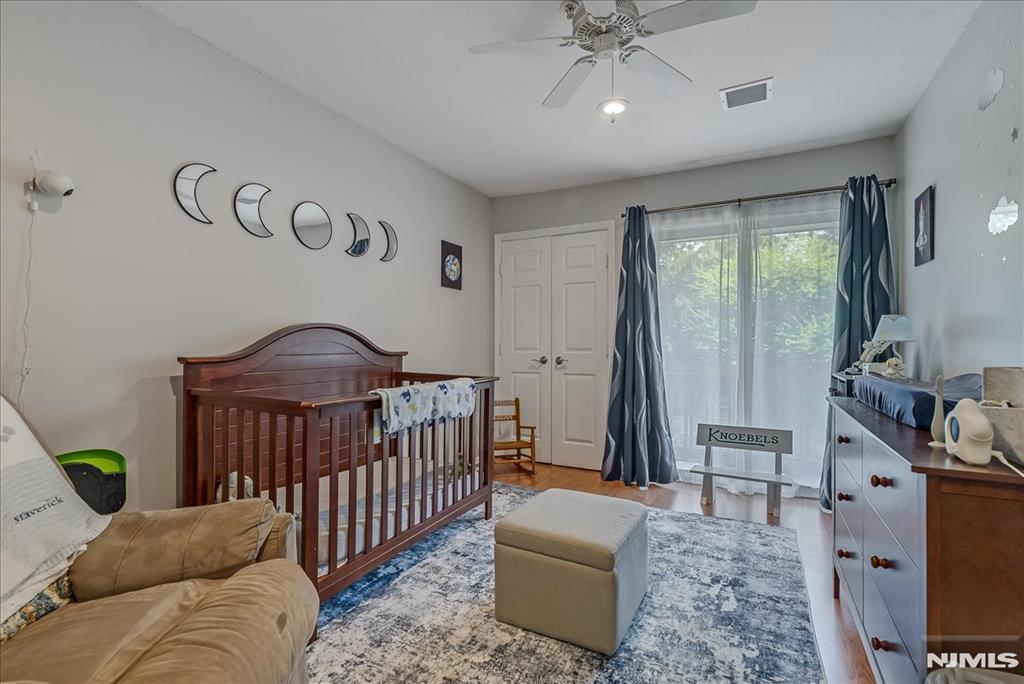 property viewer photo 15