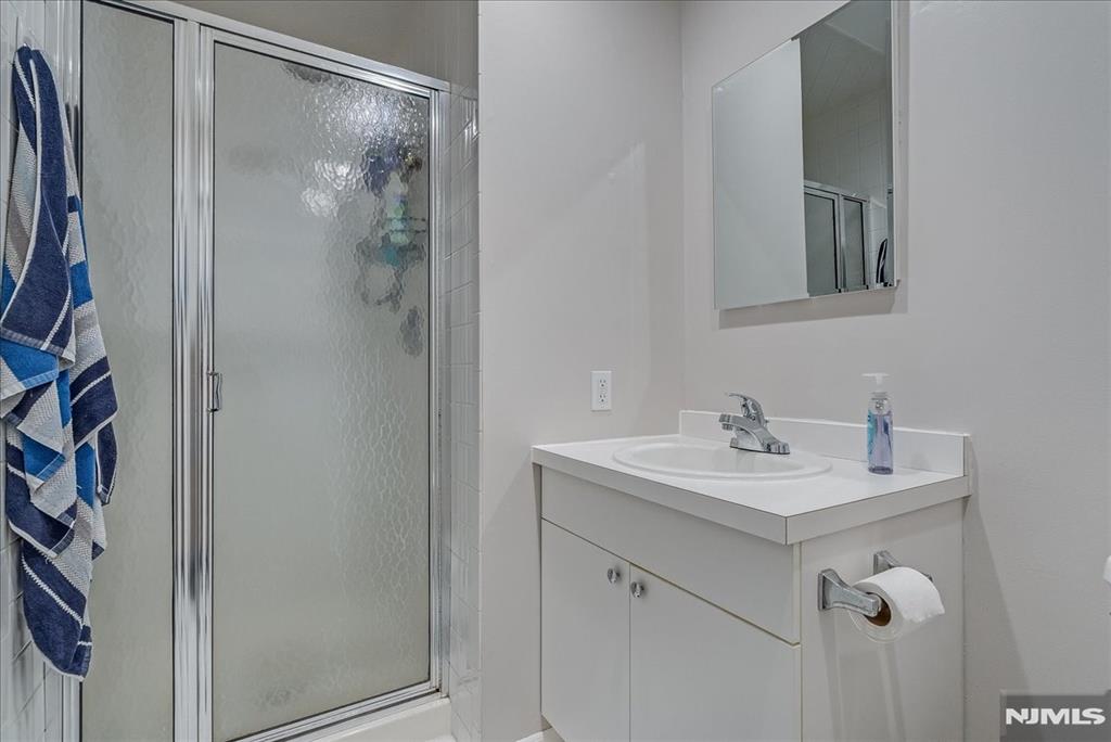 property viewer photo 16
