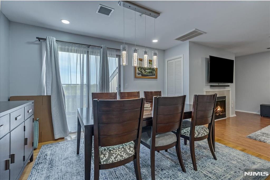 property viewer photo 7