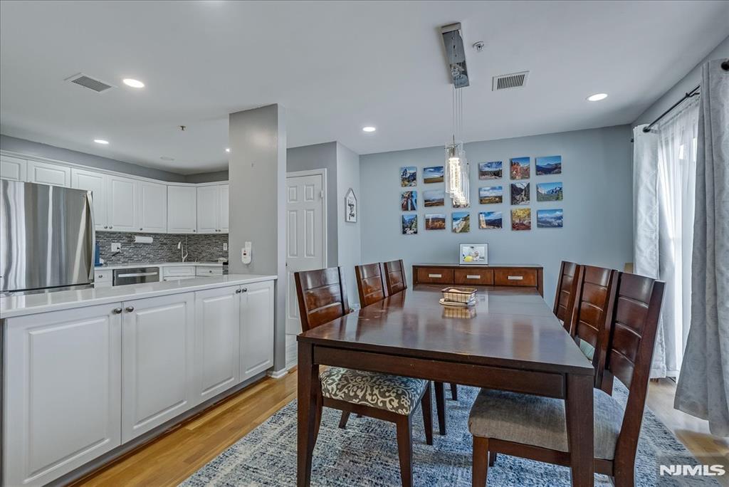 property viewer photo 8