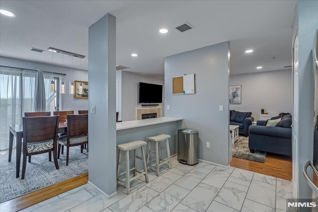 property viewer photo 9
