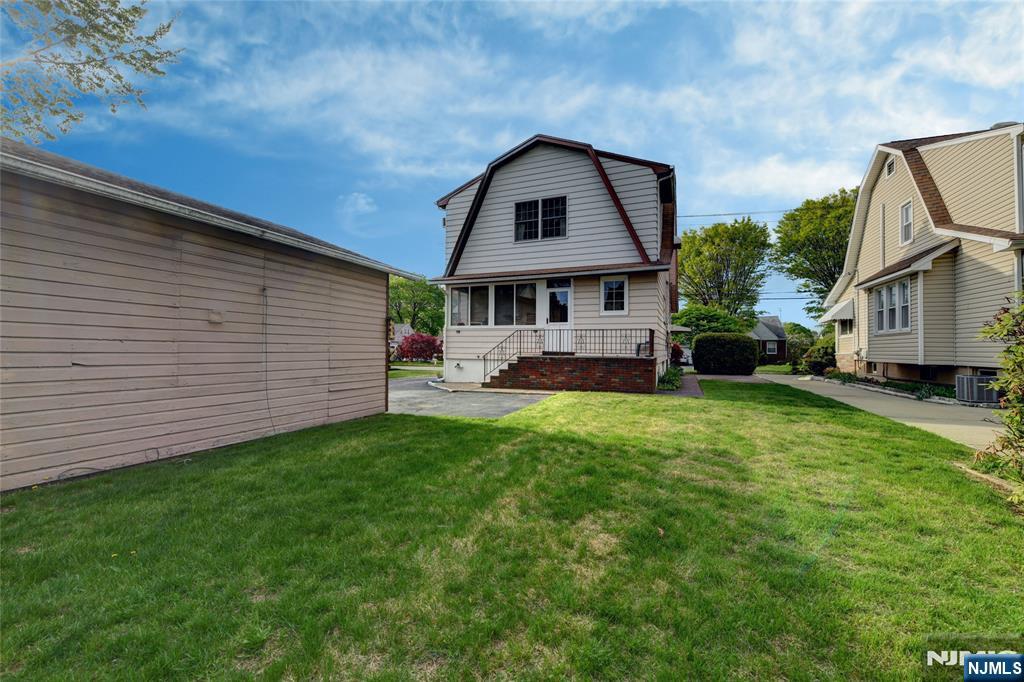main property photo 33