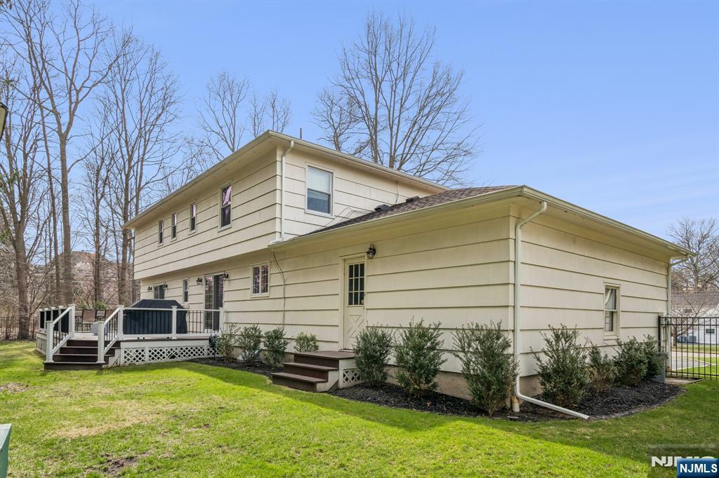 main property photo 40