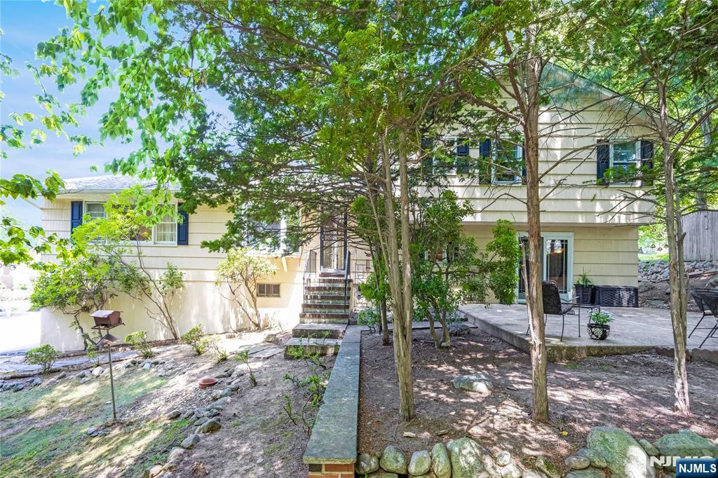 main property photo 29
