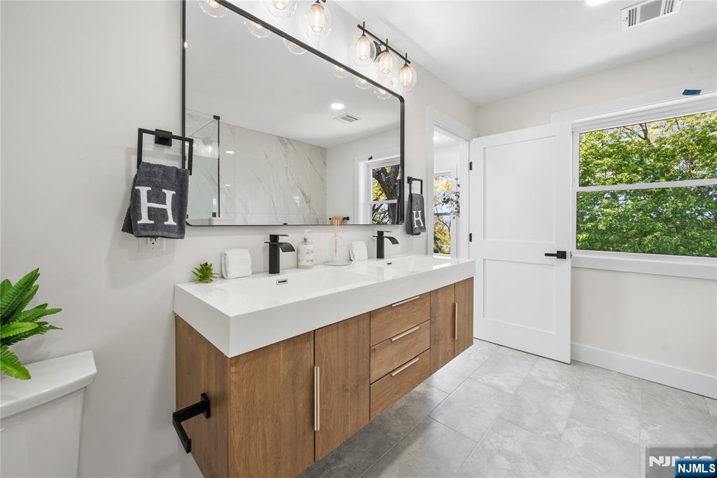 property viewer photo 29