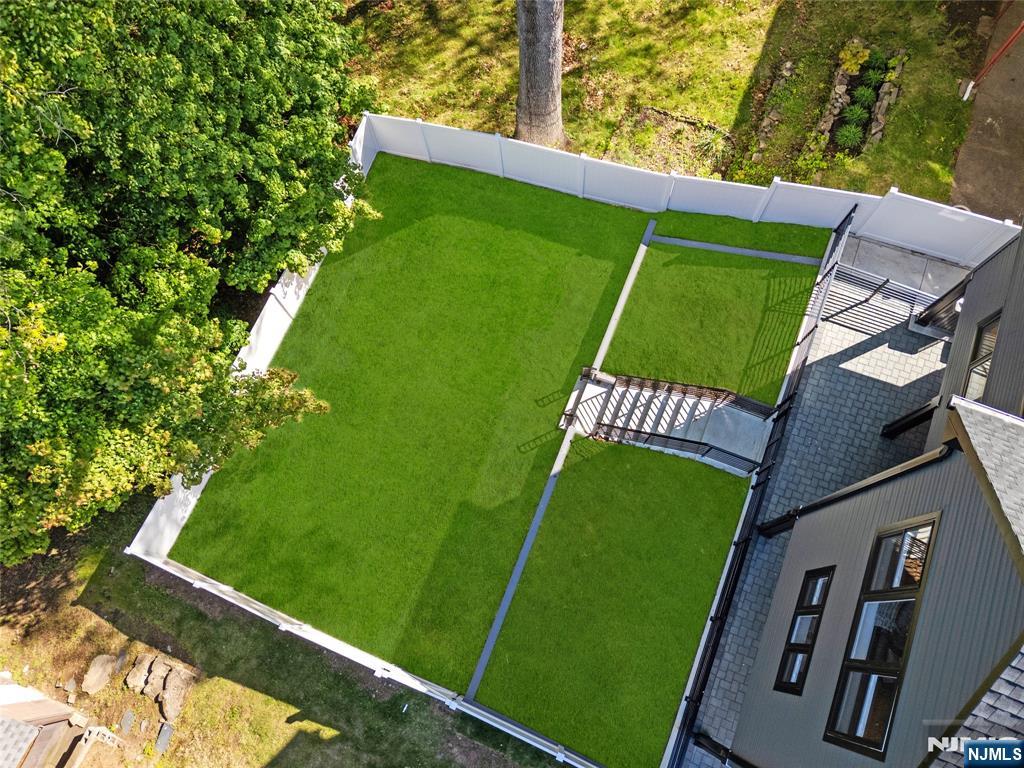 property viewer photo 45