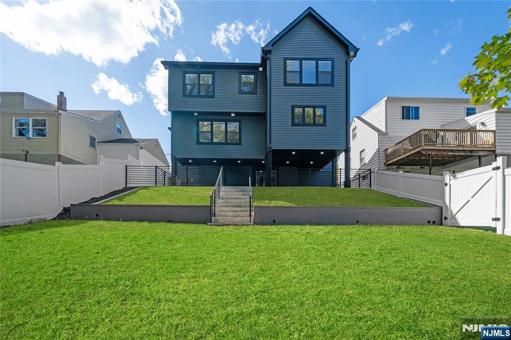 property viewer photo 46
