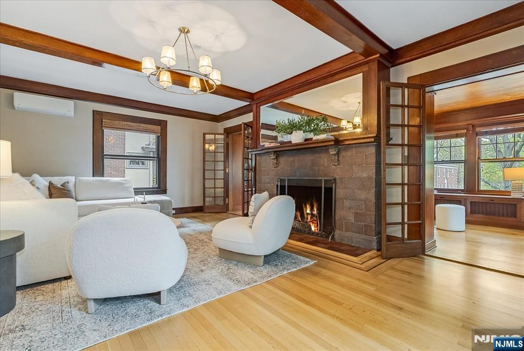 property viewer photo 2