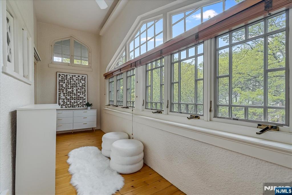 property viewer photo 21