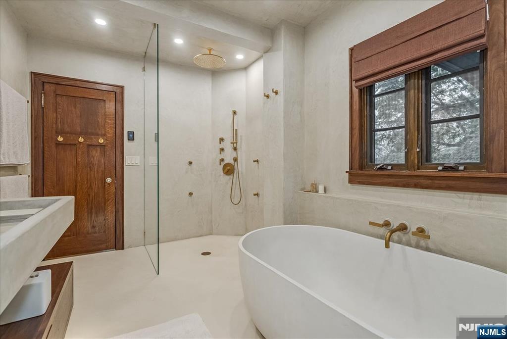 property viewer photo 23