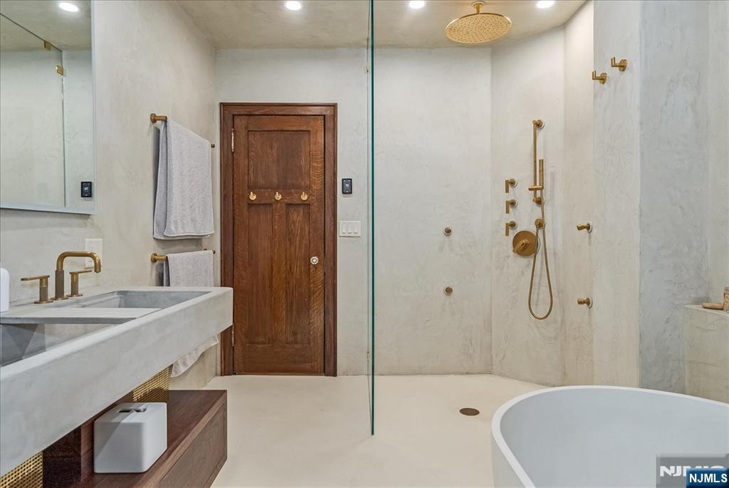 property viewer photo 24