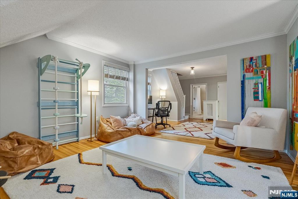 property viewer photo 36